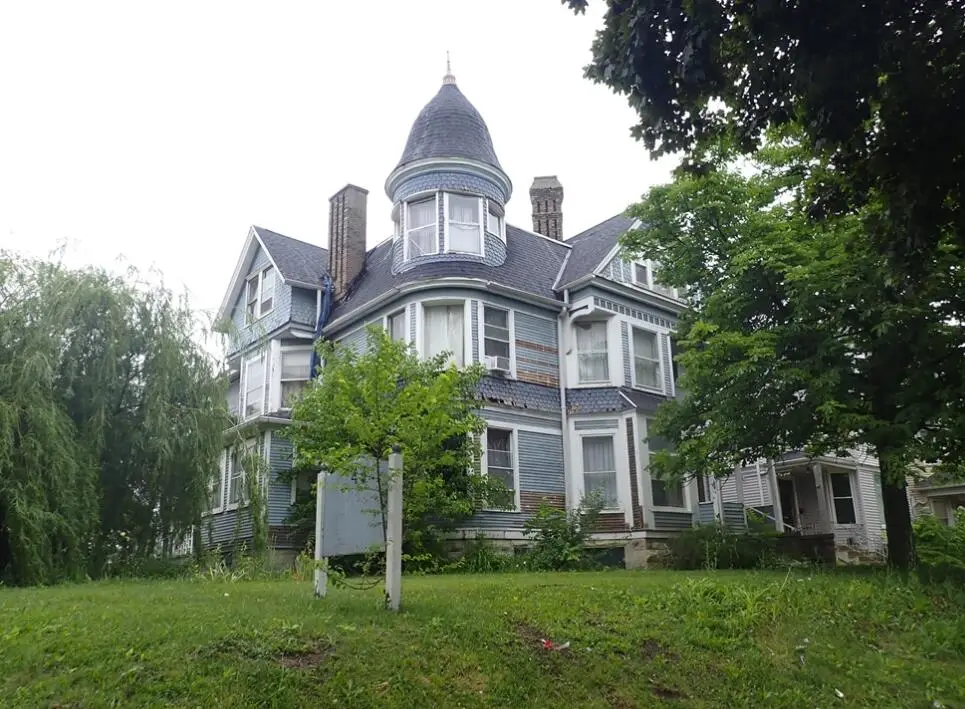 743 N 25th St, Milwaukee, WI 53233 - #1