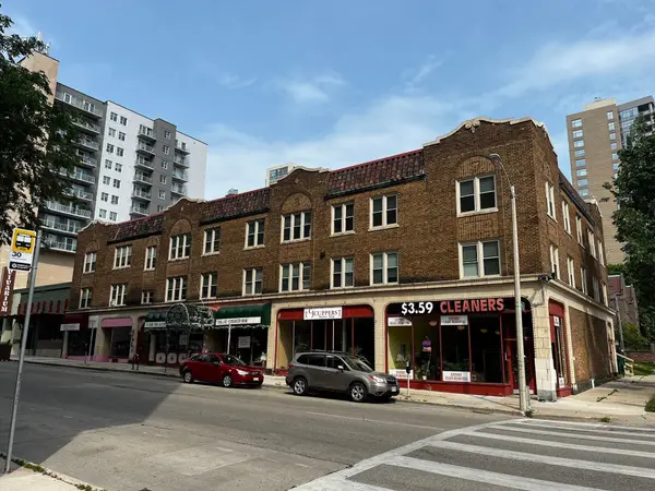 1800 N Farwell Ave, Milwaukee, WI 53202