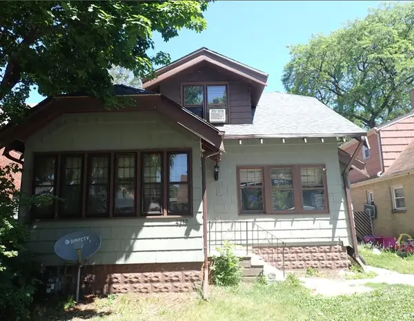 4212 N 49th St, Milwaukee, WI 53216