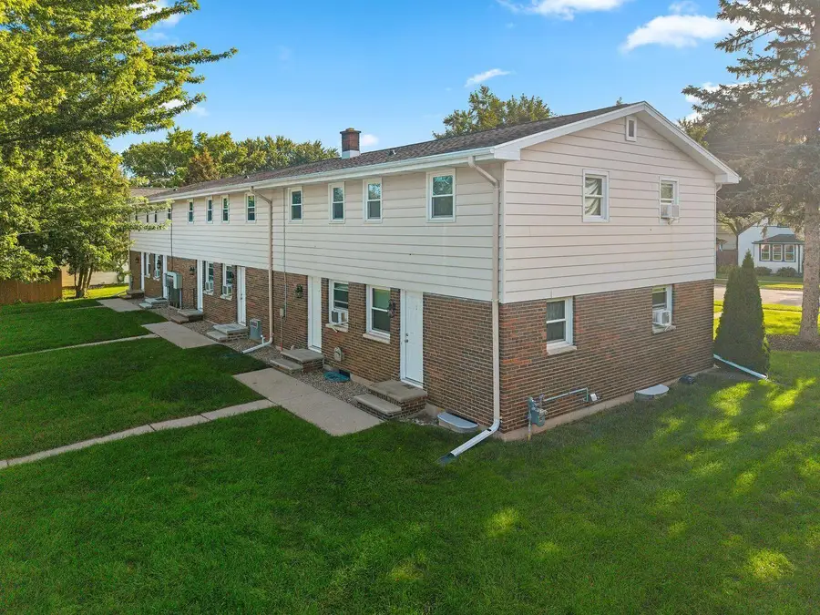 614 S Erie St, De Pere, WI 54115 - #3
