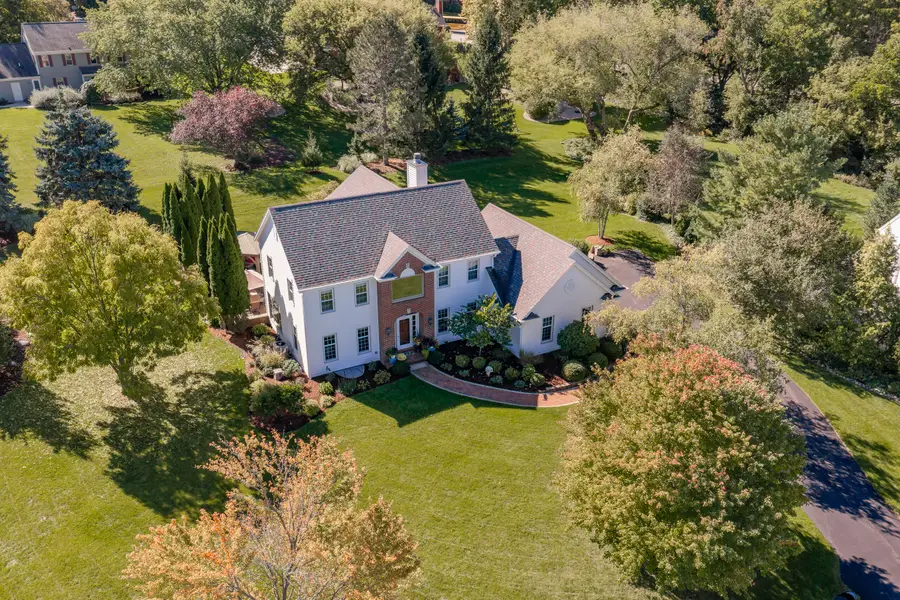 W302N1609 Crooked Creek Ct, Delafield, WI 53072 - #3