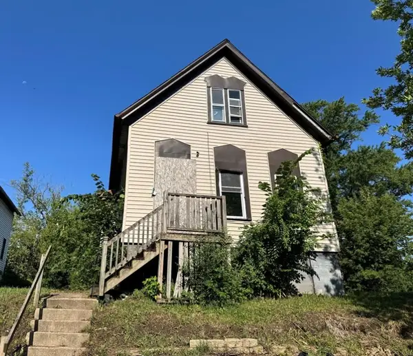 2455 N Dr William Finlayson St, Milwaukee, WI 53212