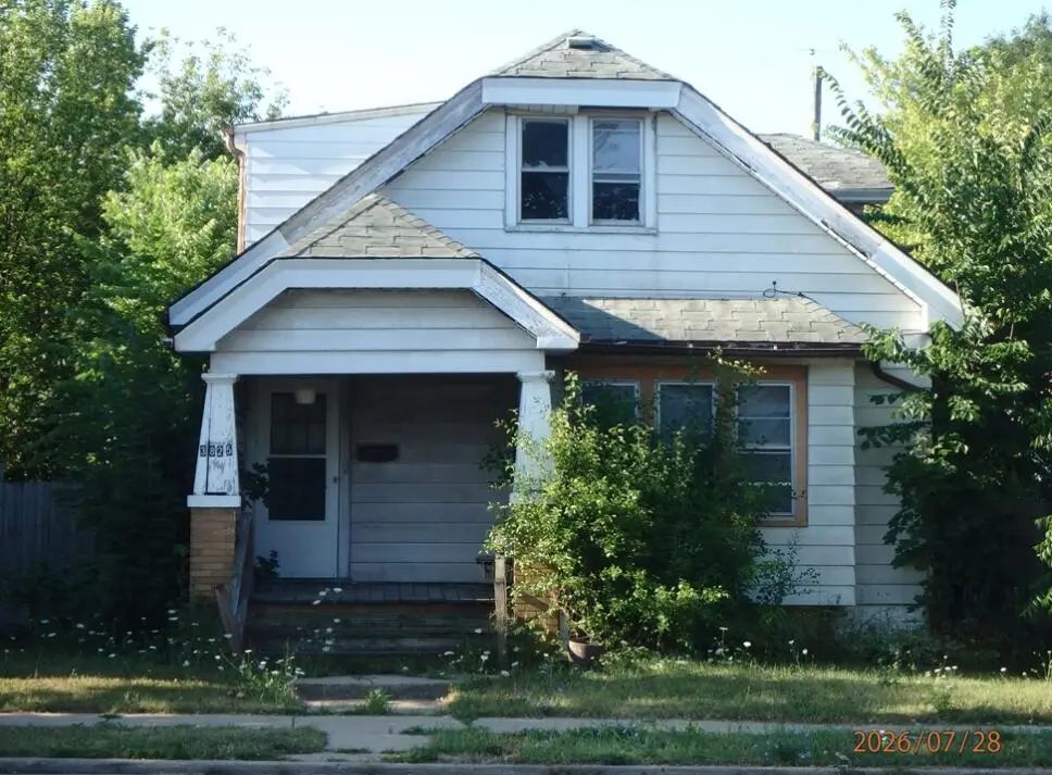 3825 W Hampton Ave, Milwaukee, WI 53209 - #1