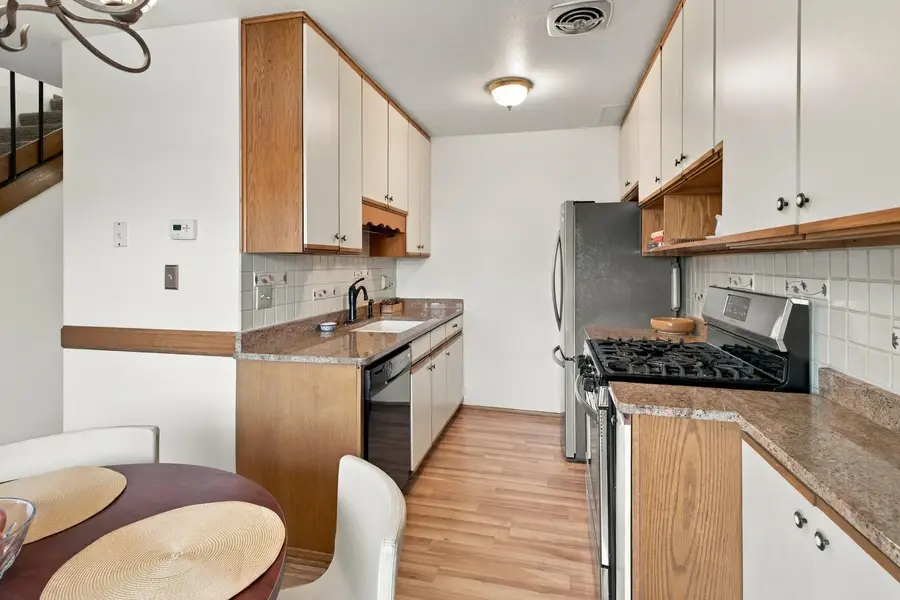 1531 W Edgerton Ave, Milwaukee, WI 53221 - #3
