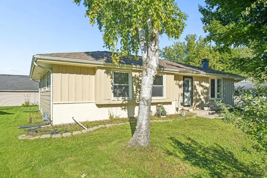 2940 Lake Vista Ct, Racine, WI 53402 - #3
