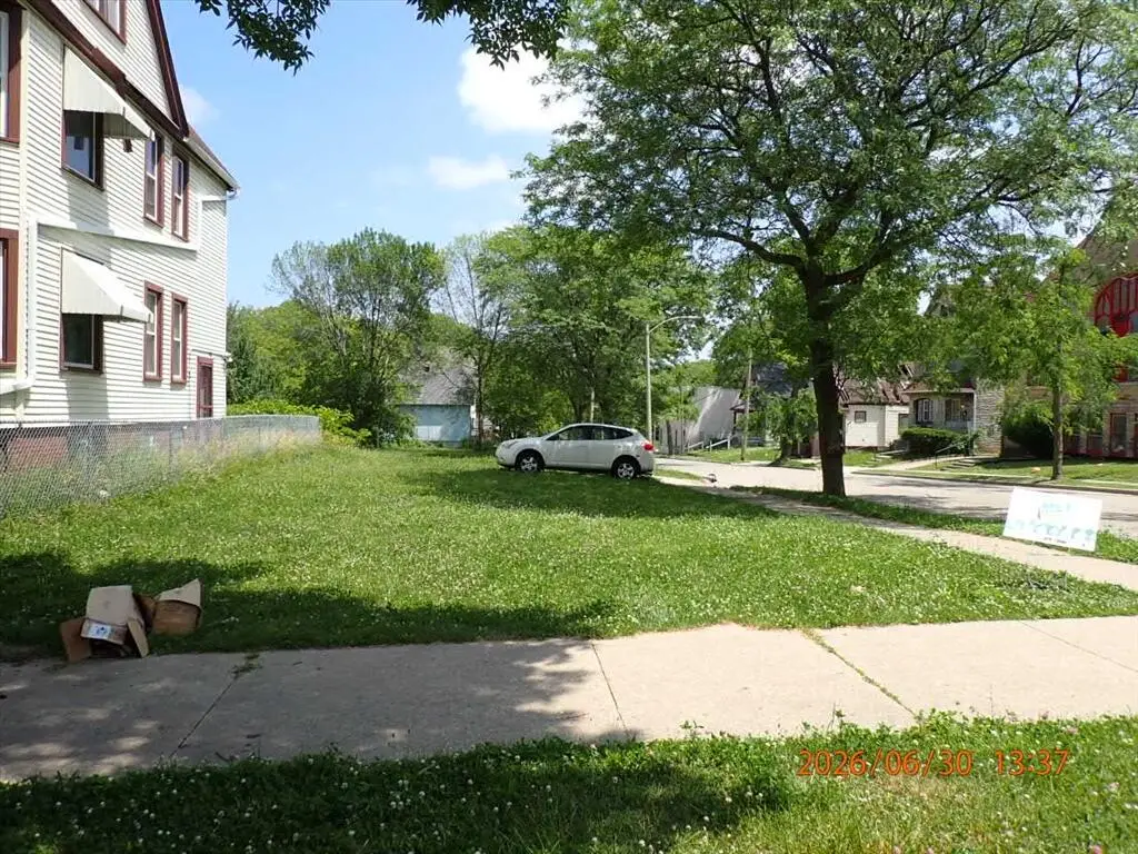 3000 N 1st St, Milwaukee, WI 53212 - #1