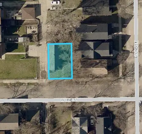 3212 W Vine St, Milwaukee, WI 53208 - #2