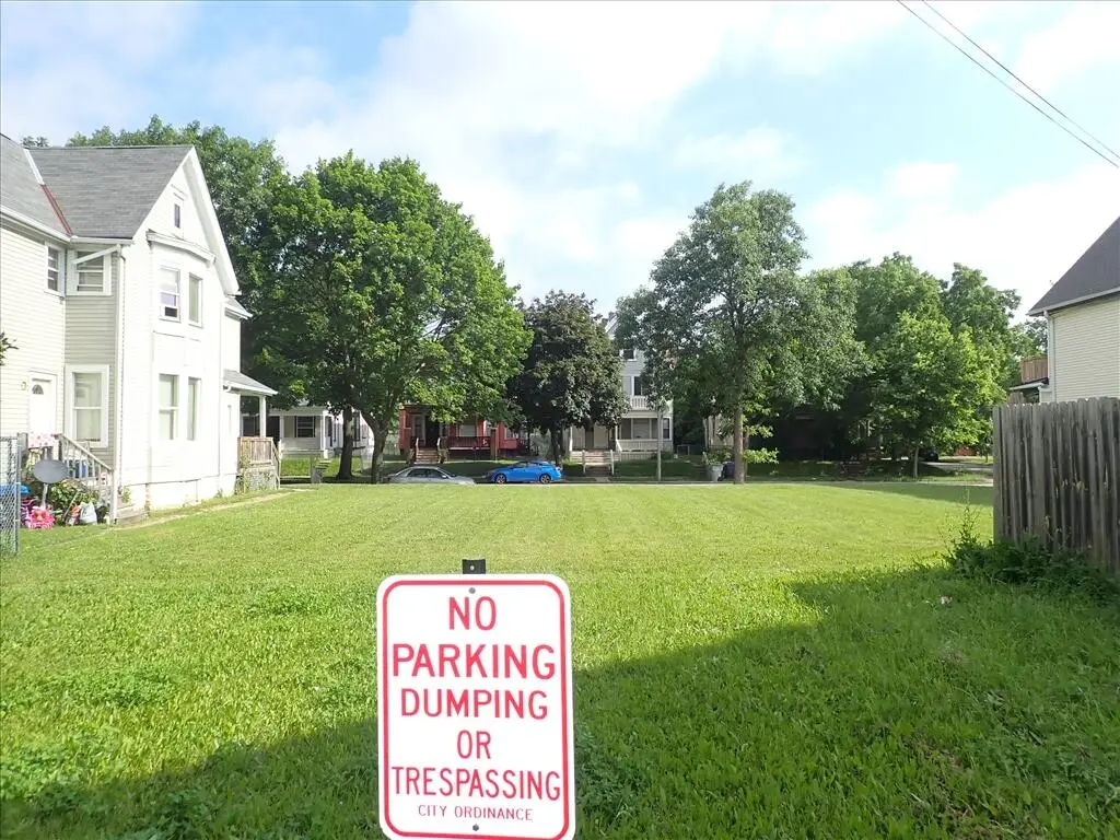 3313 W St. Paul Ave, Milwaukee, WI 53208 - #1