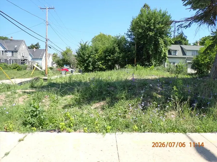 812 W Burleigh St, Milwaukee, WI 53206 - #2