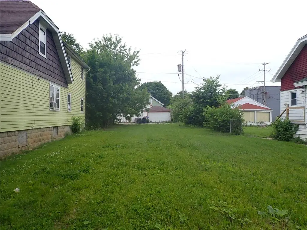 3053 N 46th St, Milwaukee, WI 53210 - #1