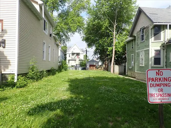 231 N 37th St, Milwaukee, WI 53208