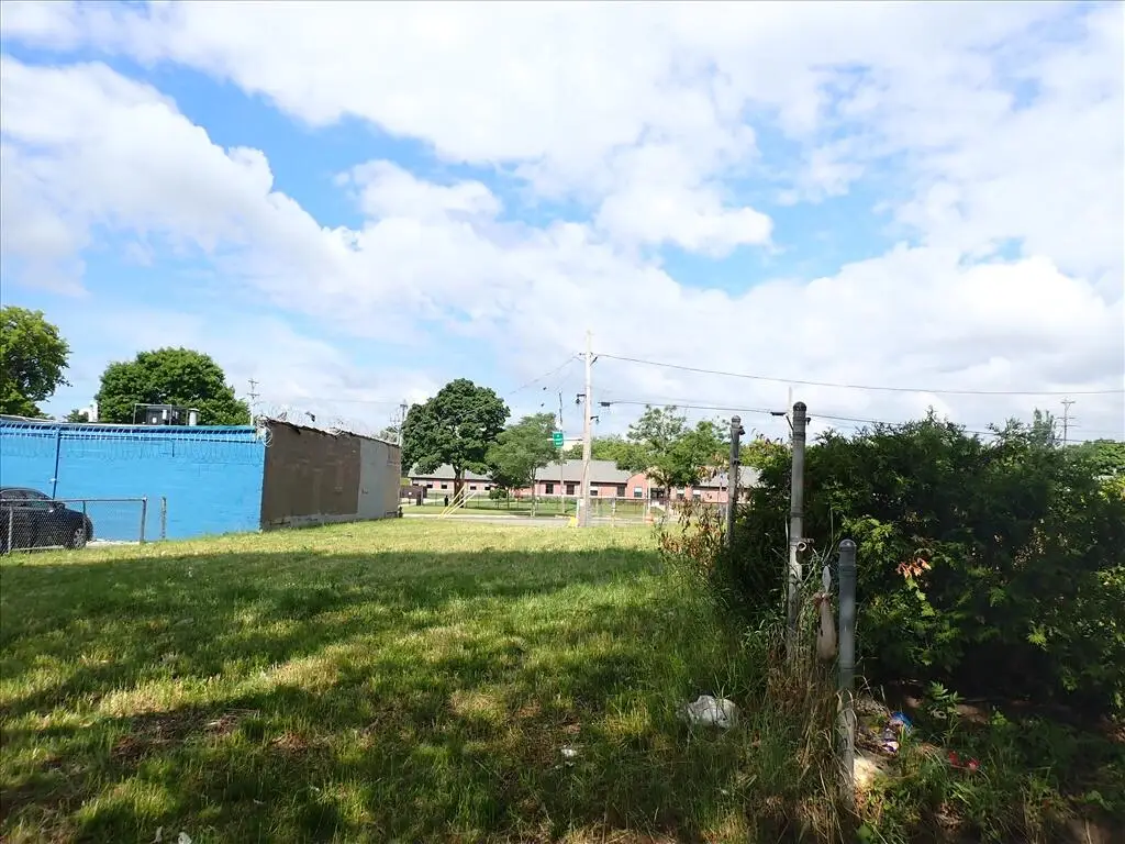 2807 N 29th St, Milwaukee, WI 53210 - #1