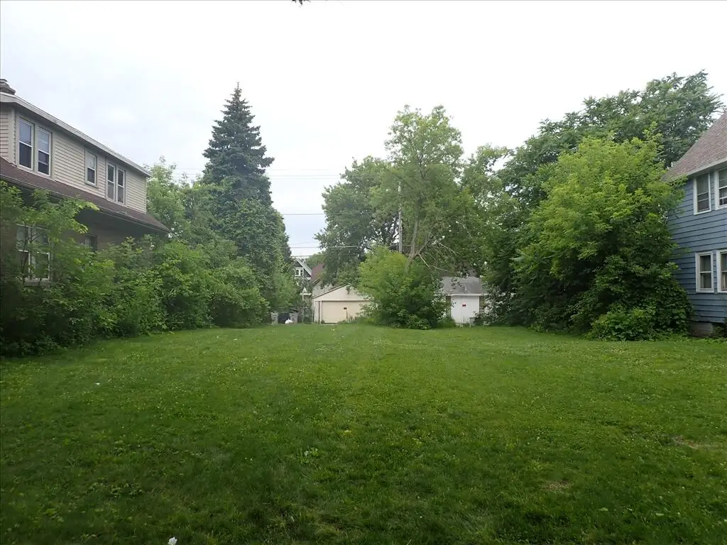 3257 N 26th St, Milwaukee, WI 53206 - #1