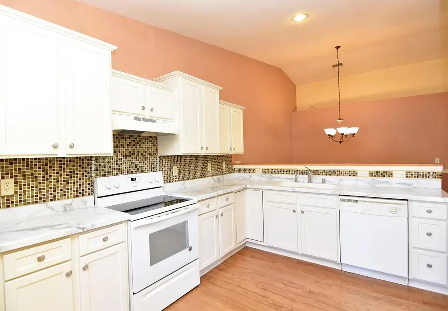 25016 87th St, Salem Lakes, WI 53168 - #2