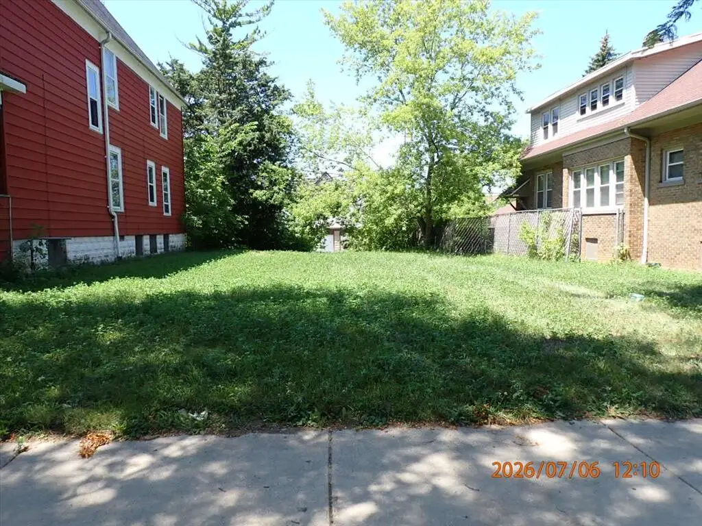 3243 N 26th St, Milwaukee, WI 53206 - #1