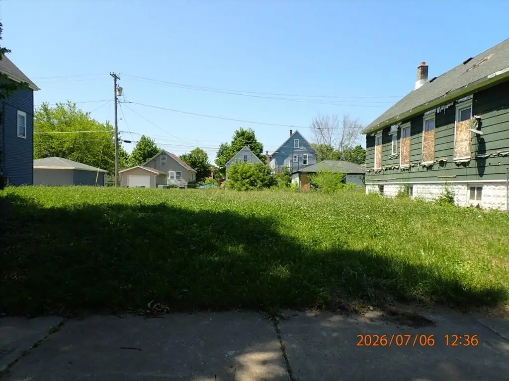 2969 N 18th St, Milwaukee, WI 53206 - #1
