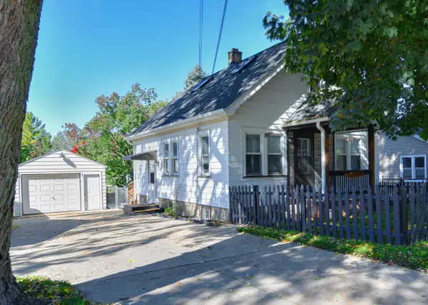 1462 Cleveland Ave, Waukesha, WI 53186