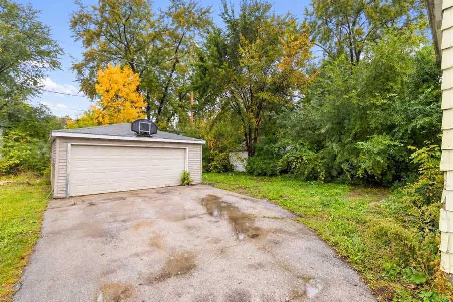 4607 N 49th St, Milwaukee, WI 53218 - #3