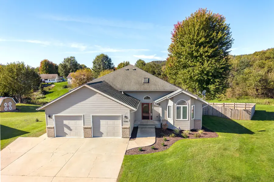 4760 Roesler Pl, La Crosse, WI 54601 - #2