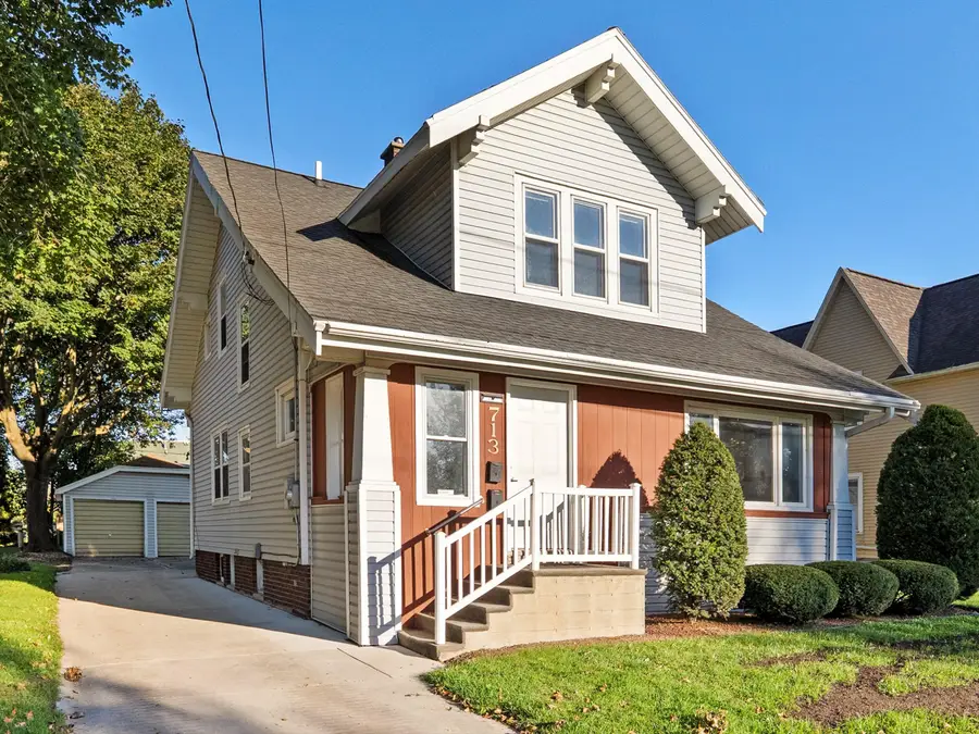 713 S 16th St, Manitowoc, WI 54220 - #2