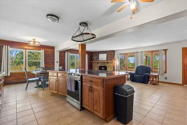 S86W24070 Edgewood Ave, Vernon, WI 53103