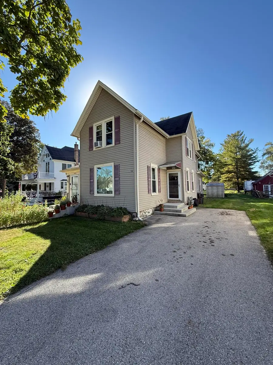 319 E Main St, Eagle, WI 53119 - #3