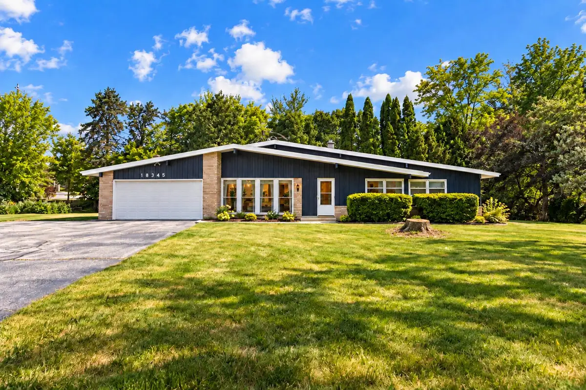 18345 Ashlea Dr, Brookfield, WI 53045 - #1