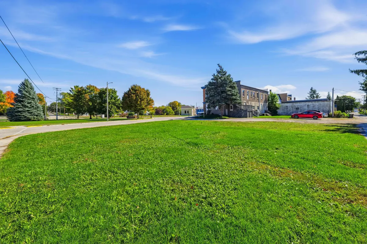 2117 Railroad St, New Holstein, WI 53061 - #1
