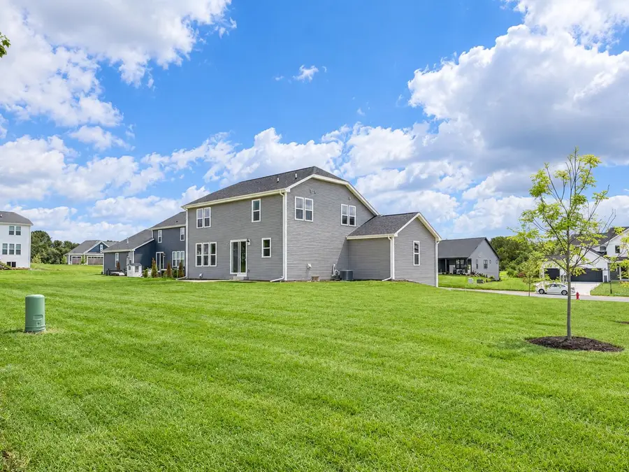 N101W16888 Tanglewood Dr, Germantown, WI 53022 - #2