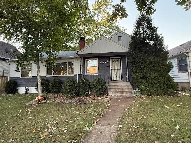 5249 N 33rd St, Milwaukee, WI 53209 - #1