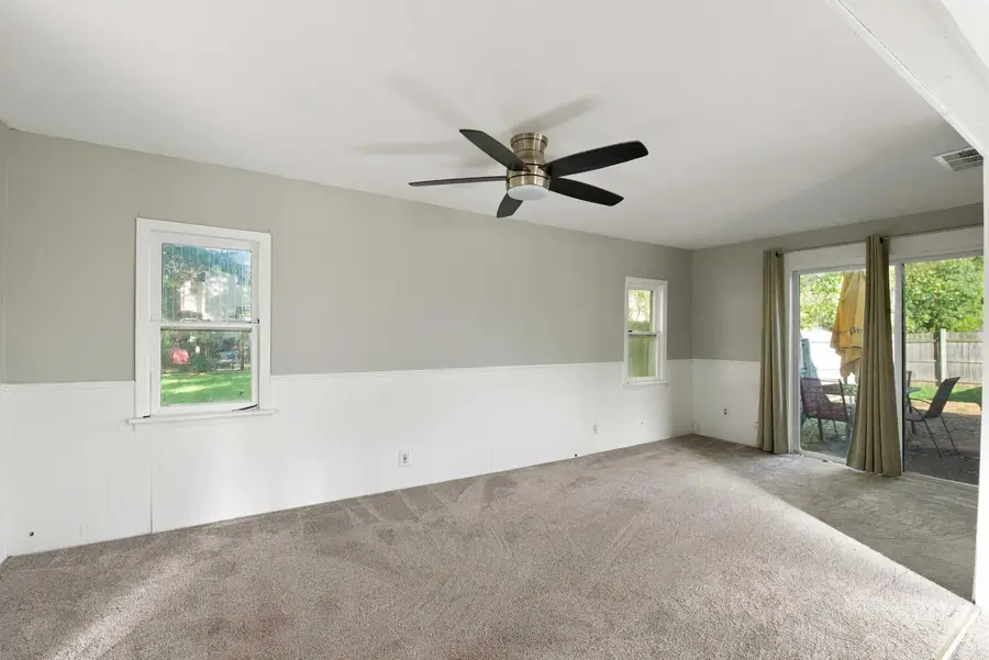 816 Armour Rd, Oconomowoc, WI 53066 - #3