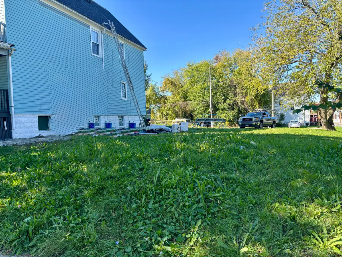 3075 N 29th St, Milwaukee, WI 53210 - #1