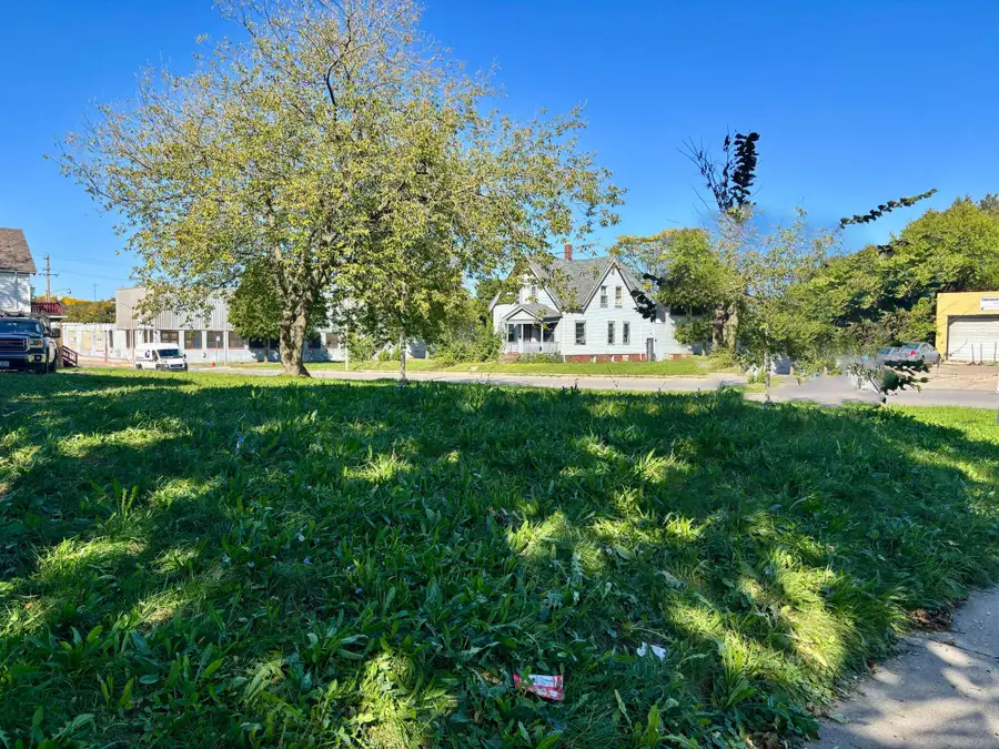 3075 N 29th St, Milwaukee, WI 53210 - #3