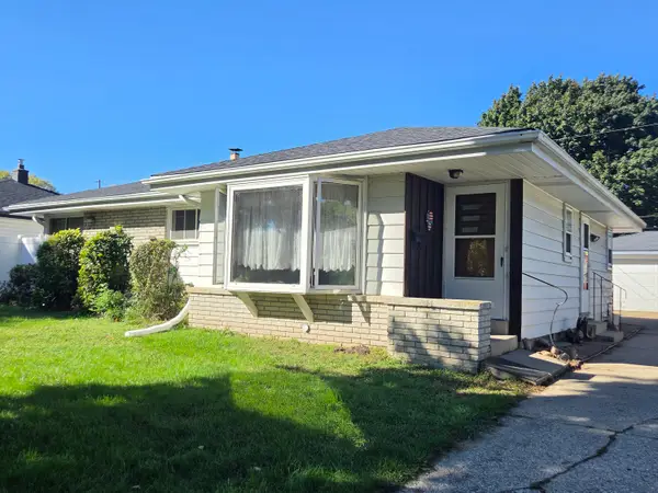 2240 W Leroy Ave, Milwaukee, WI 53221