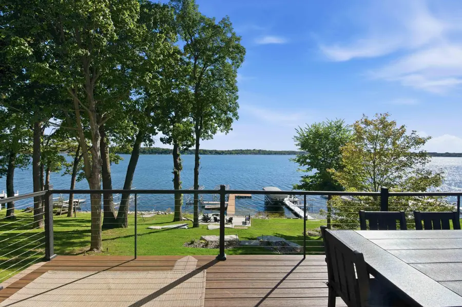 N37W26713 Kopmeier Dr, Pewaukee, WI 53072 - #2