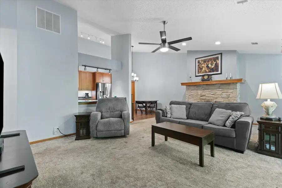 831 Quinlan Dr, Pewaukee, WI 53072 - #3