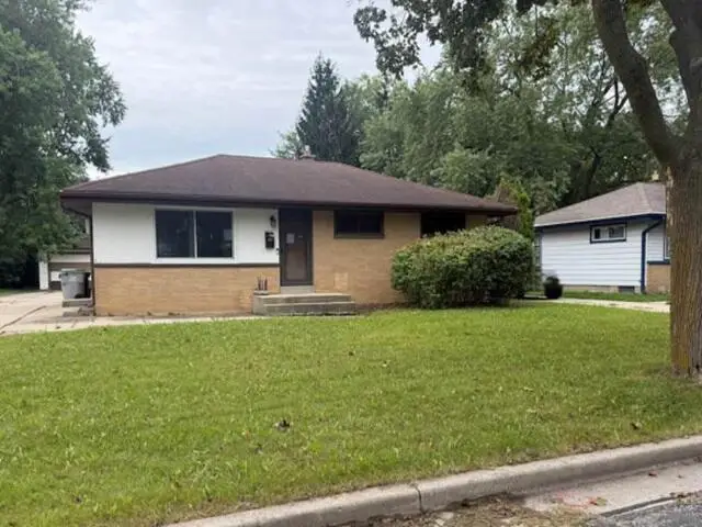 8817 W Custer Ave, Milwaukee, WI 53225 - #1