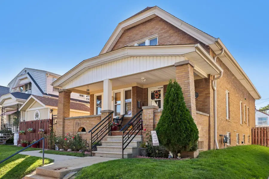 2923 S 15th Pl, Milwaukee, WI 53215 - #3