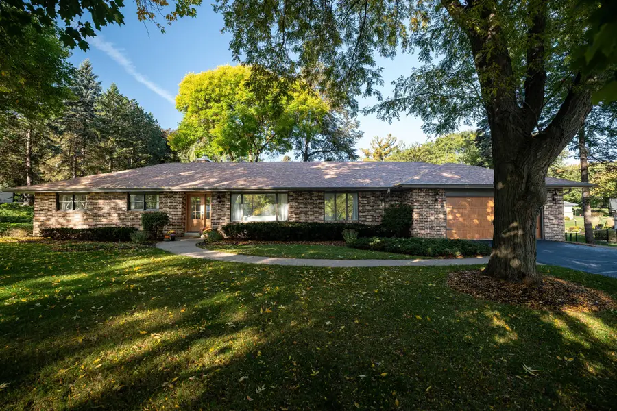3385 Bradee Rd, Brookfield, WI 53005 - #2