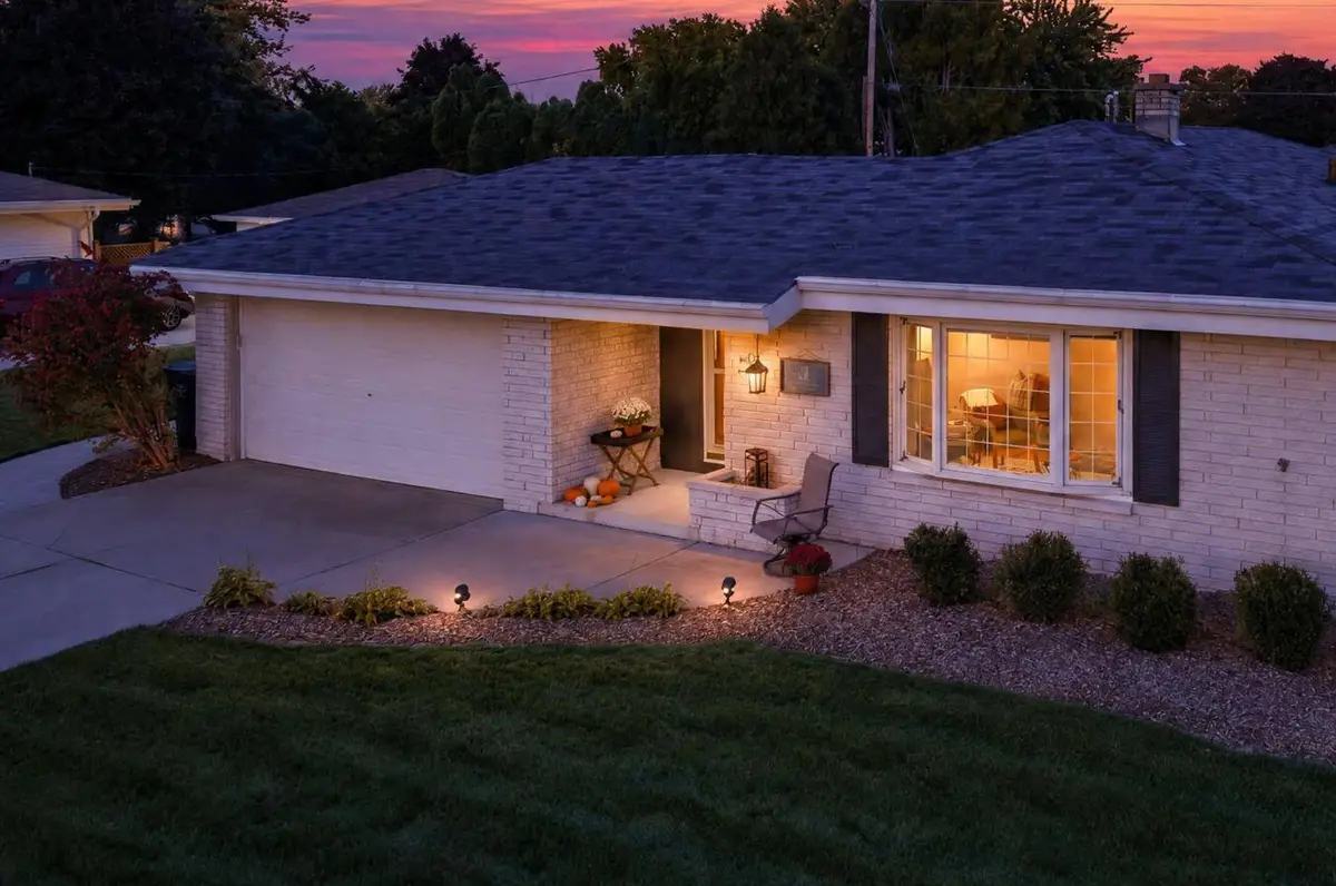 W244N6546 Westchester Dr, Sussex, WI 53089 - #1