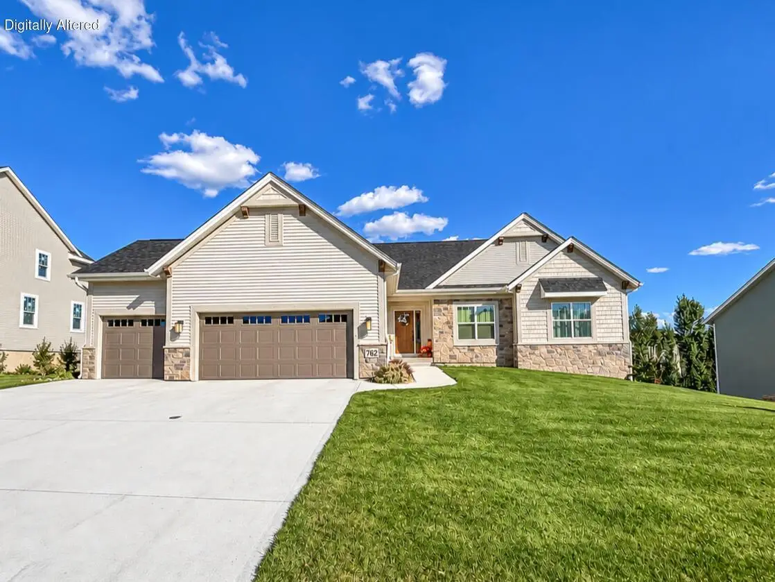 762 Brockway Dr, Mukwonago, WI 53149 - #1