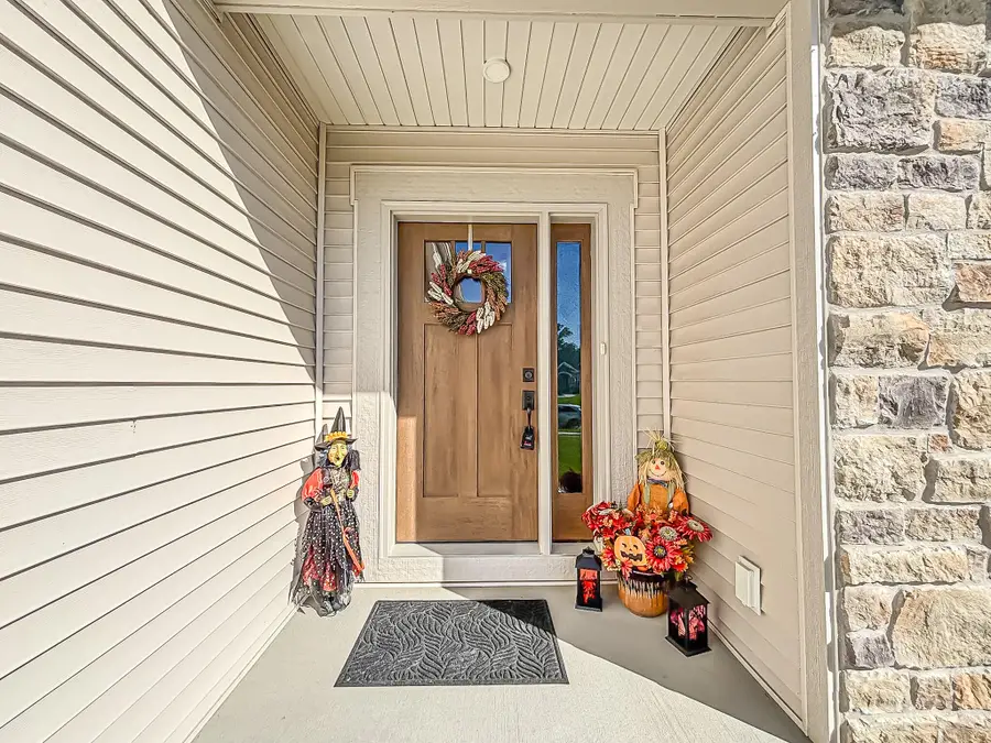 762 Brockway Dr, Mukwonago, WI 53149 - #3