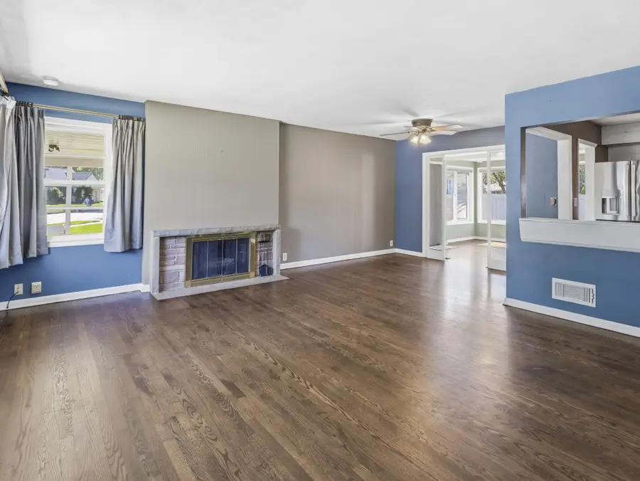 3434 Saint Clair St, Racine, WI 53402 - #3