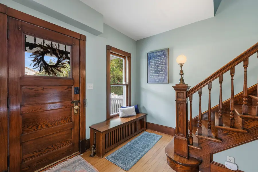 425 W Grand Ave, Port Washington, WI 53074 - #2