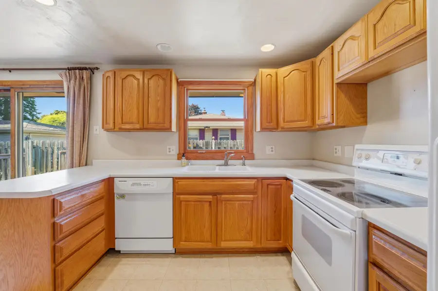 3710 S 15th St, Sheboygan, WI 53081 - #2