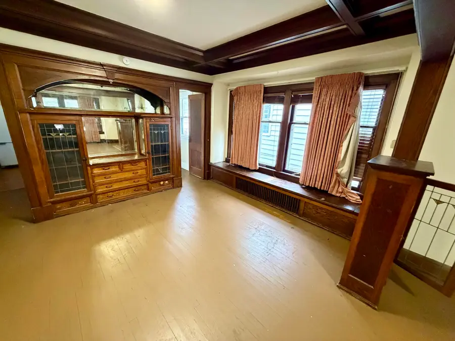 2206 W Keefe Ave, Milwaukee, WI 53206 - #2