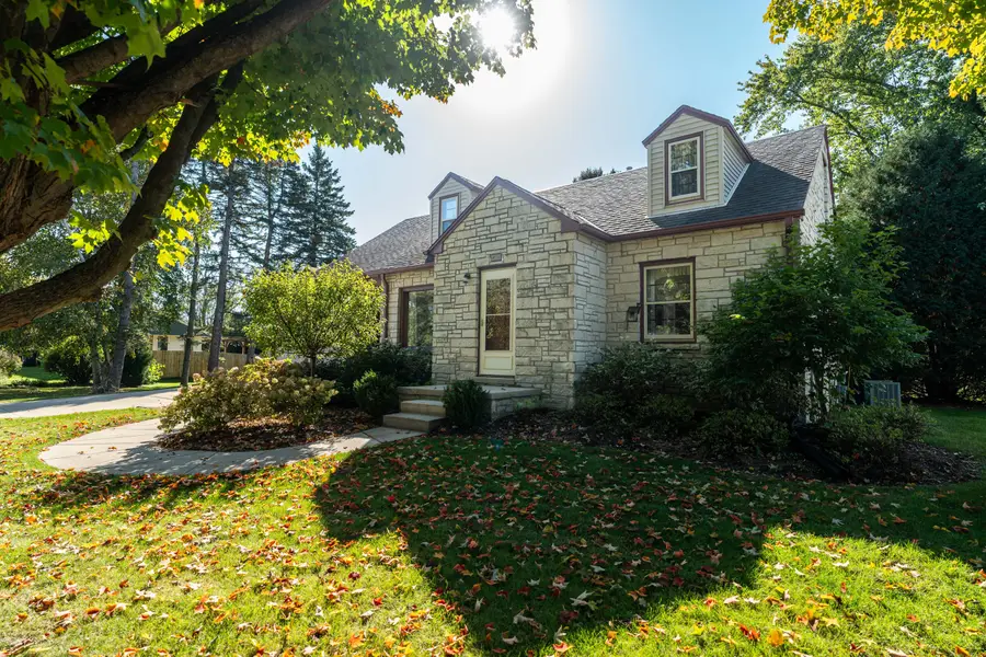 4711 W County Line Rd, Brown Deer, WI 53223 - #2