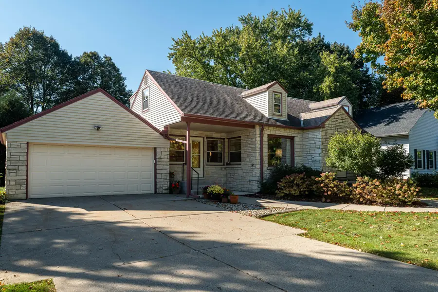 4711 W County Line Rd, Brown Deer, WI 53223 - #3