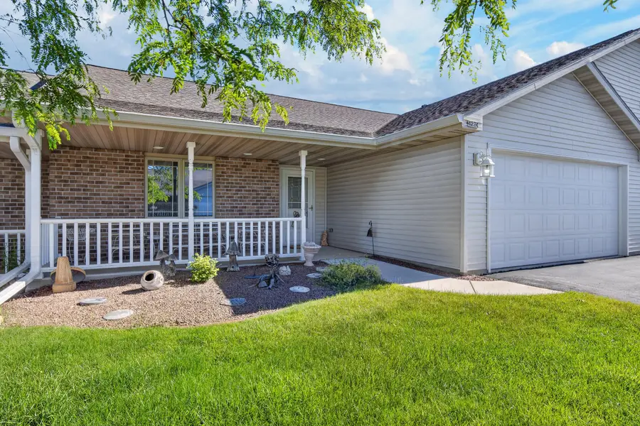 4224 Kirkwood Ct, Sheboygan, WI 53081 - #2
