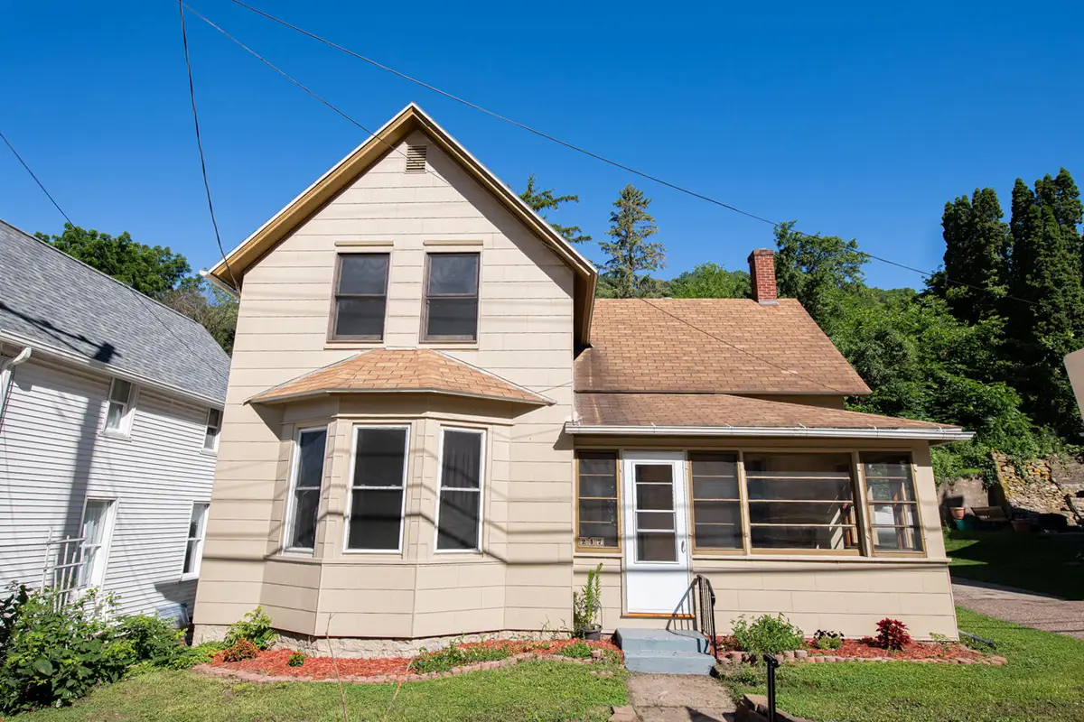 247 North St, Fountain City, WI 54629 - #1